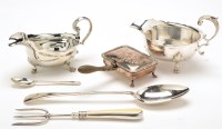 Lot 522 - Miscellaneous plated items, including: a gravy...