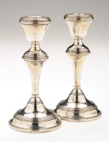 Lot 441 - A pair of Elizabeth II candlesticks, by W.I....