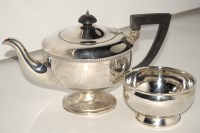 Lot 452 - A George VI teapot, by Walker & Hall,...