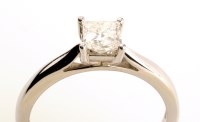 Lot 761 - A single stone princess cut diamond ring,...