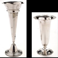 Lot 484 - A George V silver vase, by W. and F. Raybone...