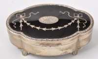 Lot 555 - A George V tortoiseshell mounted ring box, no...