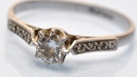 Lot 683 - A diamond ring, the brilliant cut diamond...