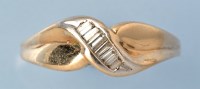 Lot 720 - A diamond ring, set with five baguette cut...