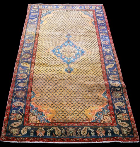 Lot 875 - A Beije rug, the central foliate medallion...