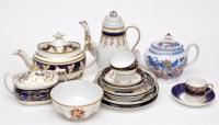 Lot 439 - 'New Hall' teapot and cover, pattern no. 695,...