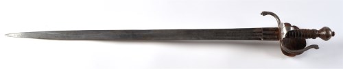 Lot 1075-A 17th Century German rapier, the tapering double ...