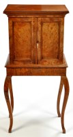 Lot 1333 - An early 20th Century burr walnut specimen...