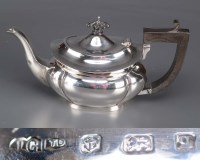 Lot 568 - A George V bachelor's teapot, by J. Gloster...