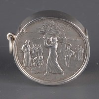 Lot 680 - Golfing interest: an unusual Edwardian silver...