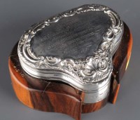 Lot 696 - A Victorian silver topped snuff box, by A.G....