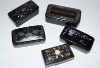 Lot 992 - A collection of five snuff boxes, four in...