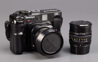Lot 1196 - A Mamiya 6 medium format rangefinder camera in...