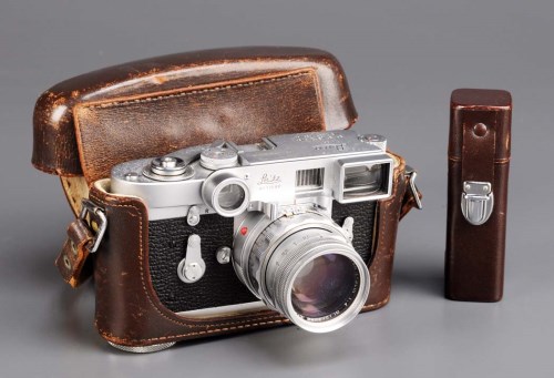 Lot 1211 - A Leica M2, serial no. 1012507 fitted...