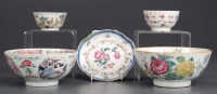 Lot 320 - Six items of Chinese porcelain, comprising: a...