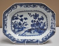 Lot 327 - An 18th Century blue and white export ashette,...