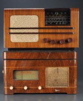 Lot 455A - A mid 20th Century Vidor wireless, in Art Deco...