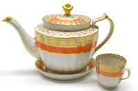 Lot 23 - Factory Z teapot, c.1800, decorated in puce...