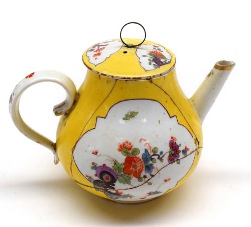 Lot 31 - Meissen pear-shaped teapot, c.1930, panels of...