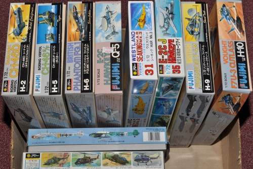 Lot 1054 - Fujimi 1/72 scale model kits of helicopters...