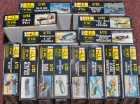 Lot 1076 - Heller 1/72 scale model kits, No's 201, 208,...