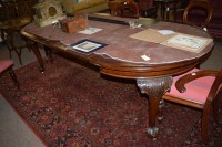 Lot 684 - A Victorian circular mahogany telescopic...