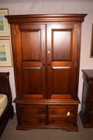 Lot 731 - A Wills & Gambier style modern mahogany...