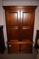 Lot 734 - A Wills & Gambier style modern mahogany...