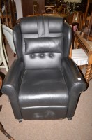 Lot 1800 - A Willowbrook black Shelley crest leather...