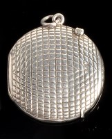 Lot 776 - Golfing interest: an Edward VII silver vesta...