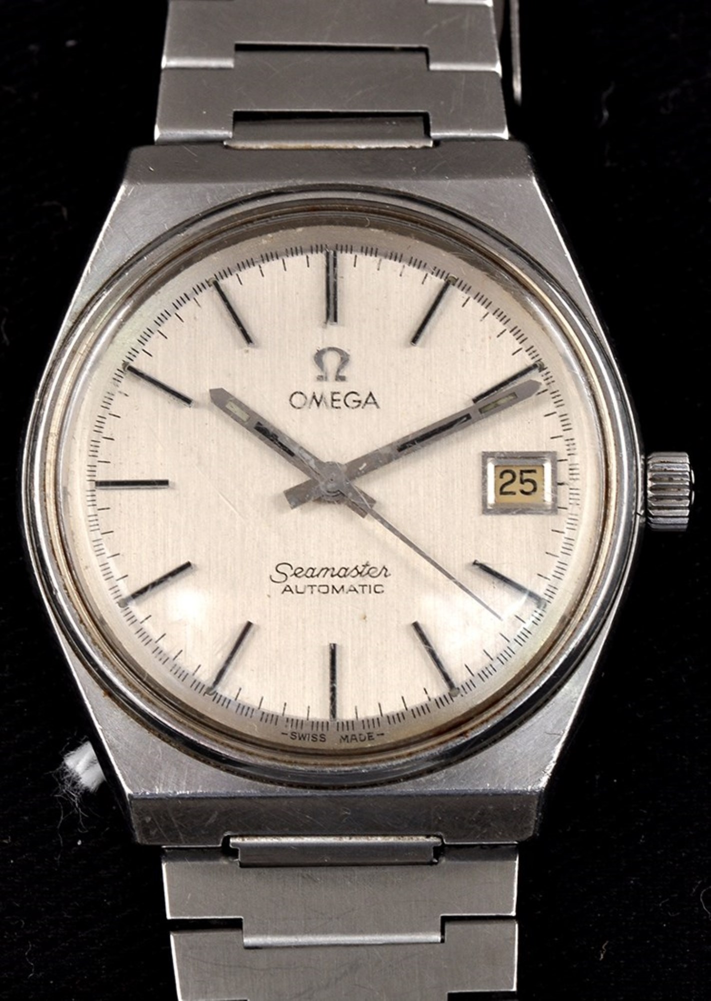 Lot 850 - Omega Seamaster Automatic: a 