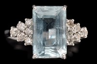 Lot 892 - An aquamarine and diamond ring, the...