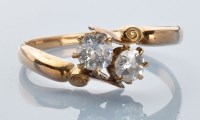 Lot 914 - A diamond ring, the two slightly graduated...