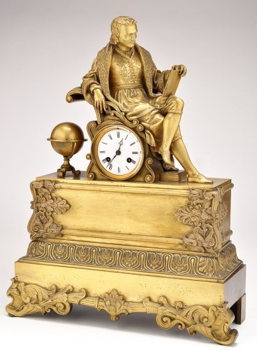 Lot 1133 - A French gilt bronze mantel clock, with...