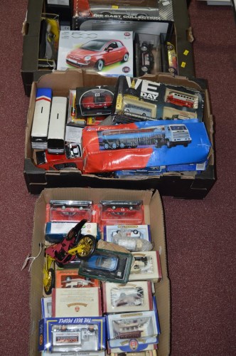 Lot 295 - A large quantity of diecast model vehicles by...