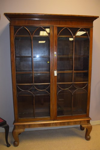 Lot 792 - A 19th Century mahogany bookcase top, with...