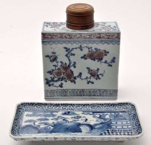 Lot 598 - Large Chinese blue and underglaze red tea...
