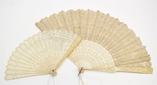 Lot 619 - Chinese 19th Century carved ivory fan,...