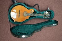 Lot 1533 - A Barnes & Mullins Piercy mandolin, with...