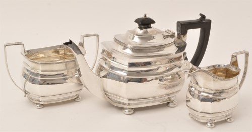 Lot 433 - A George V three-piece silver tea service, by...