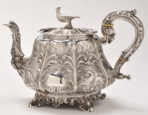 Lot 440 - A William IV silver teapot, by Sebastian...