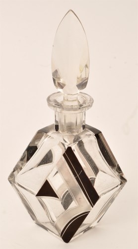Lot 478 - An Art Deco scent bottle of lozenge form with...