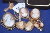 Lot 29 - Carved shell cameo jewellery, in gold and...