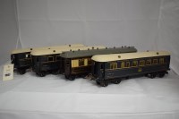 Lot 1567 - Hornby 0-gauge bogie coaches, to include: two...