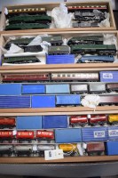 Lot 1609 - Hornby Dublo items, to include: three diesel...