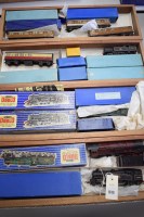 Lot 1610 - Hornby Dublo items, locomotives to include:...
