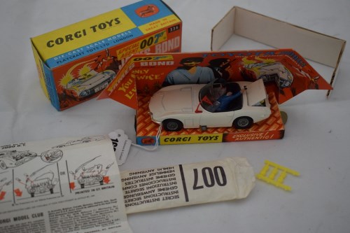 Lot 1633 - Corgi Toys Special Agent 007 James Bond Toyota...