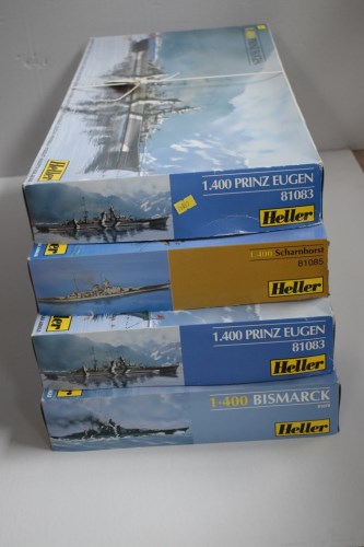 Lot 1674 - Heller 1:400 scale military vessels.