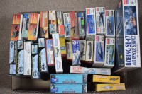 Lot 1707 - Model constructor kits by Humbrol, Hasegawa,...