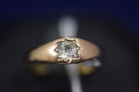 Lot 33 - A single stone diamond ring, the old-brilliant...